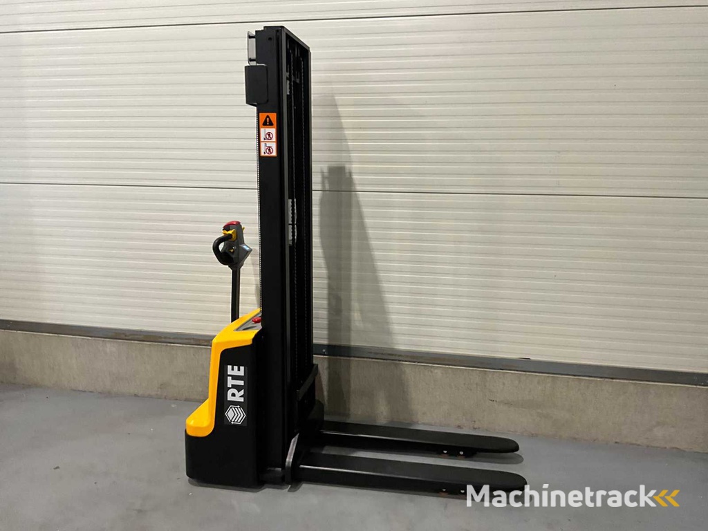 2025 RTE WS15H 3.5 meter Stacker