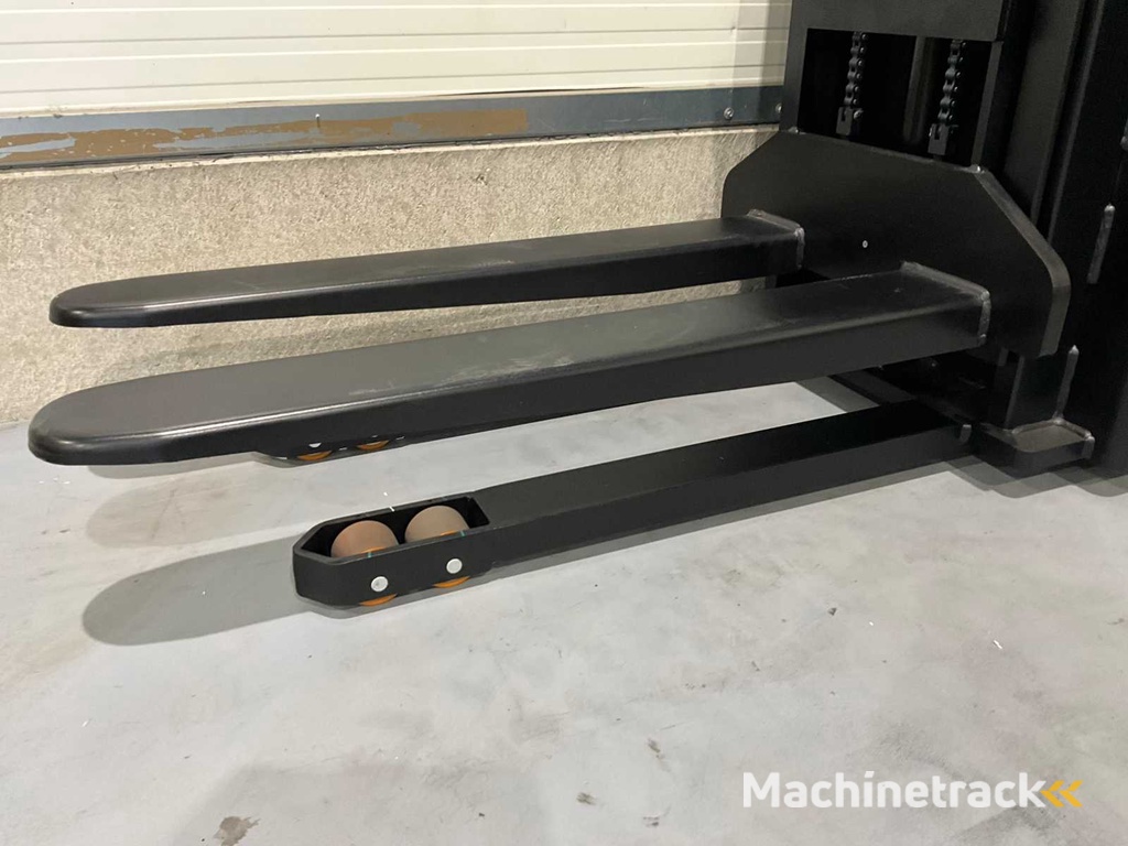 2025 RTE WS15H 3.5 meter Stacker