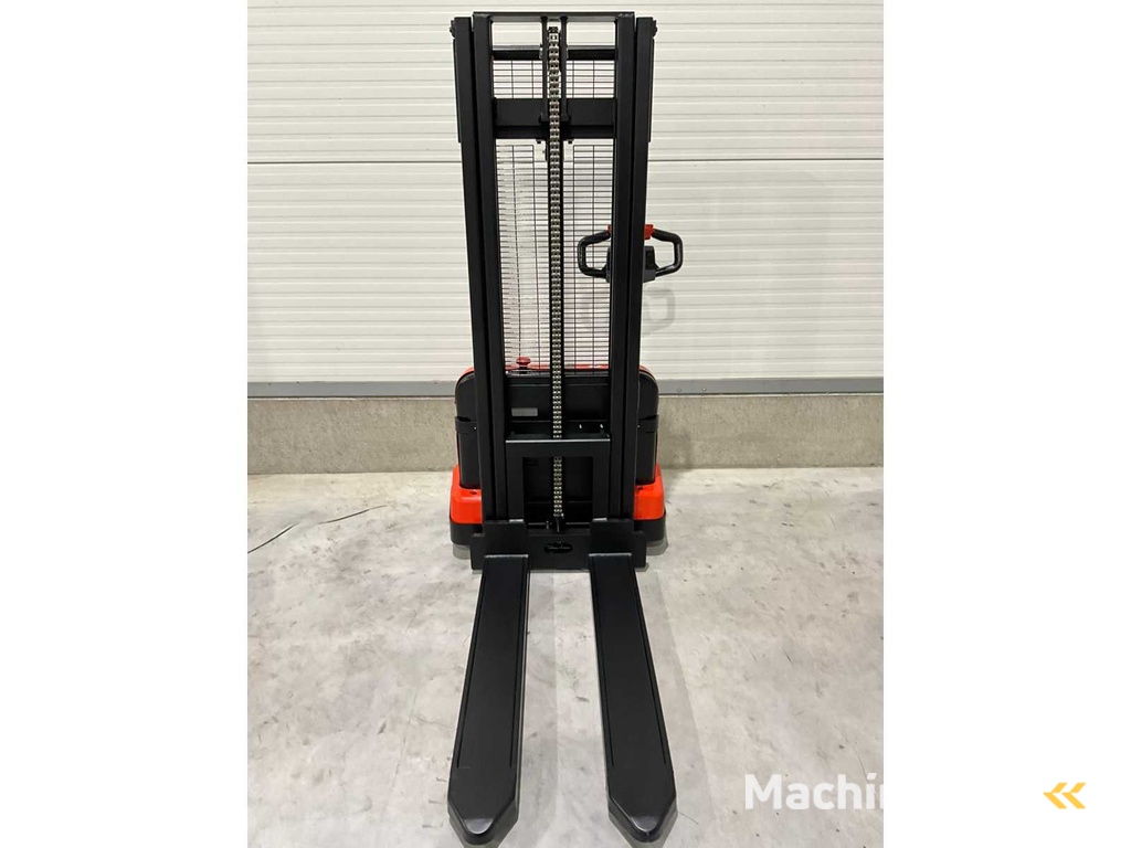 2025 EP EST 124 2.7 meter Stacker