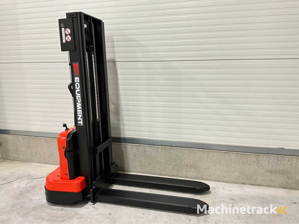 2025 EP EST 124 2.7 meter Stacker