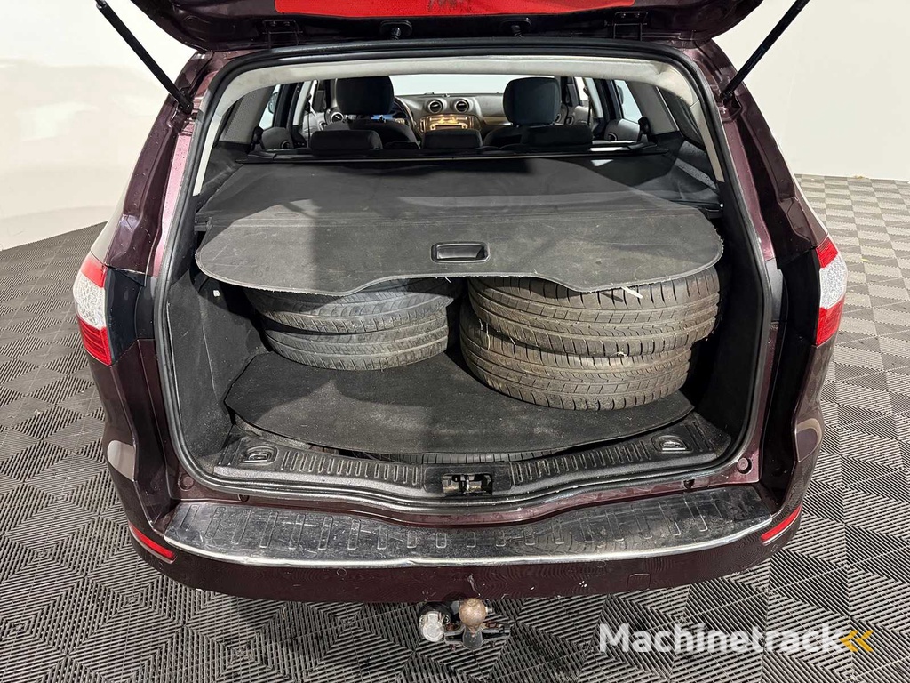 Ford Mondeo Wagon 2.0-16V Limited, 93-LFJ-8