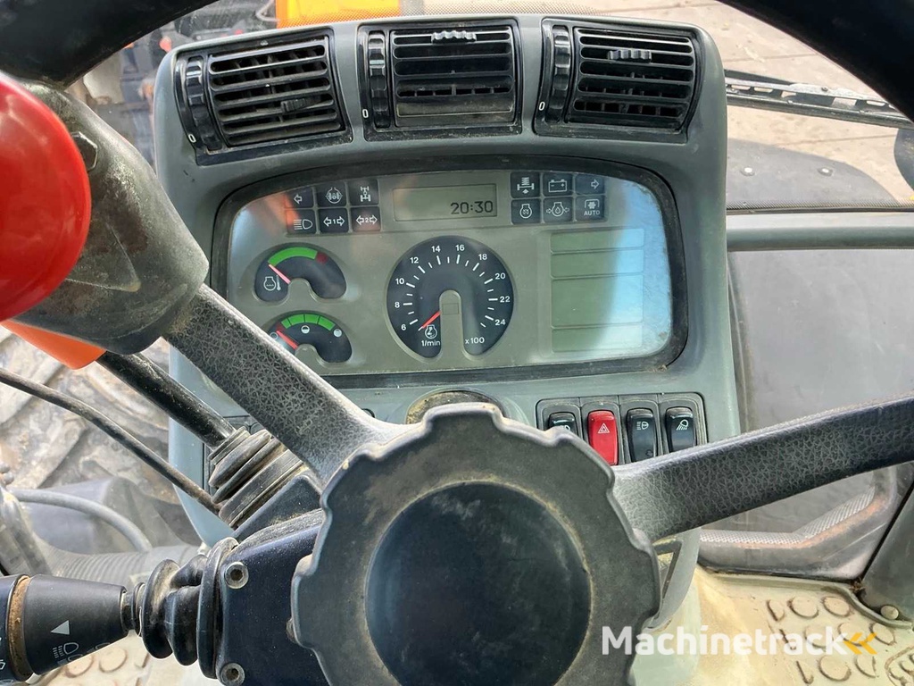 Deutz-Fahr Agrotron M640 Tractor