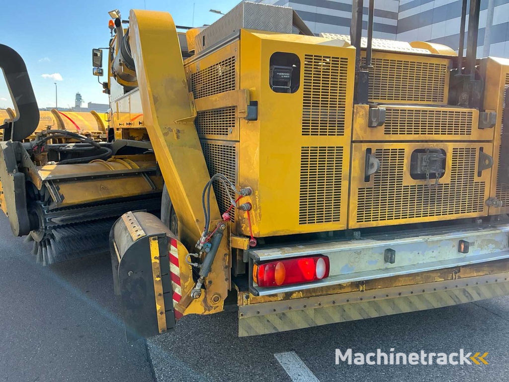 MAN - Jetbroom Vliegveld Jet Sweeper - 2005