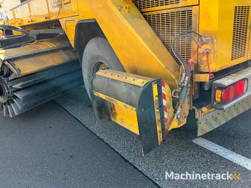 MAN - Jetbroom Vliegveld Jet Sweeper - 2005