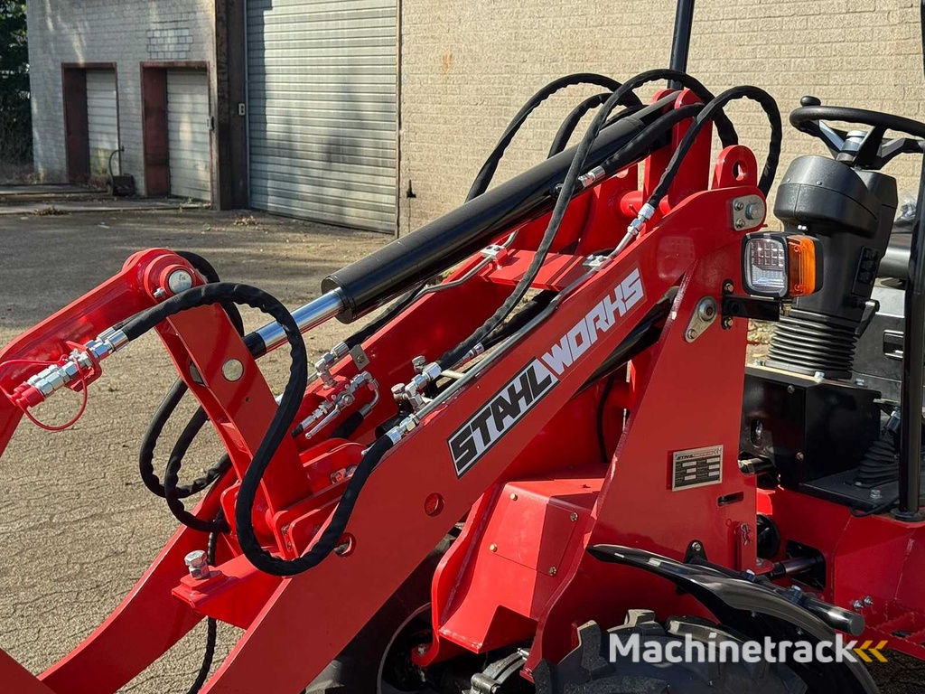 2024 Stahlworks R906 Shovel