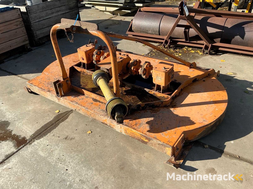 Angebauter Kreiselmäher