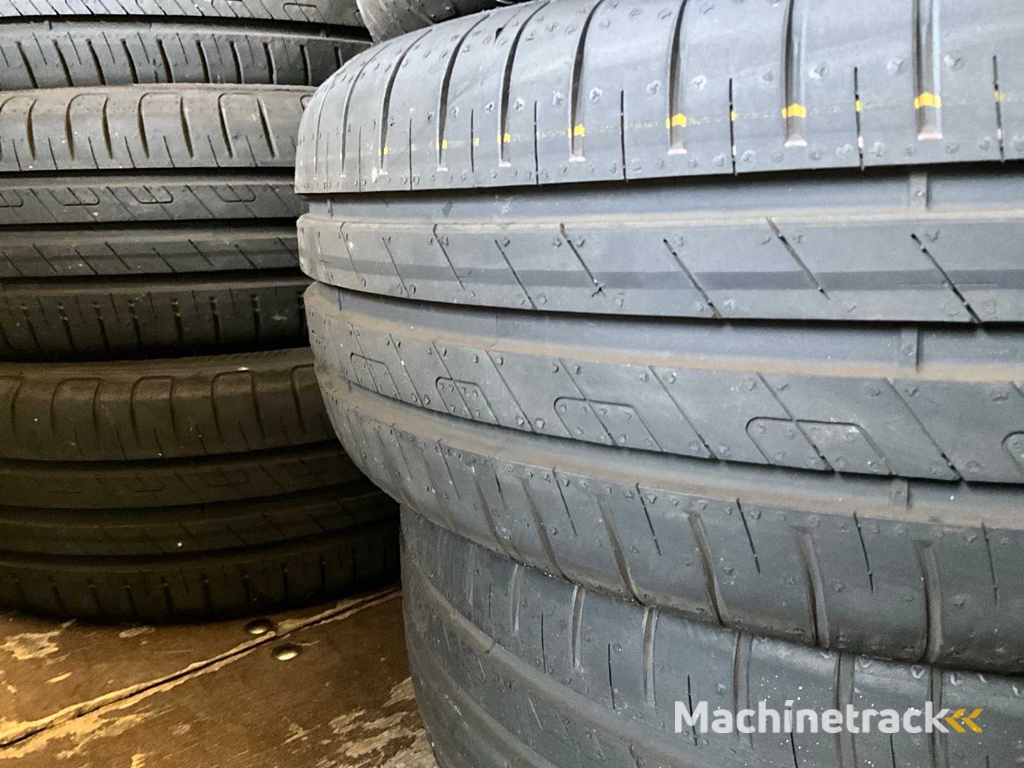 Goodyear Efficient Grip 195/55R16 Car Tyre Year 2025 (24x)