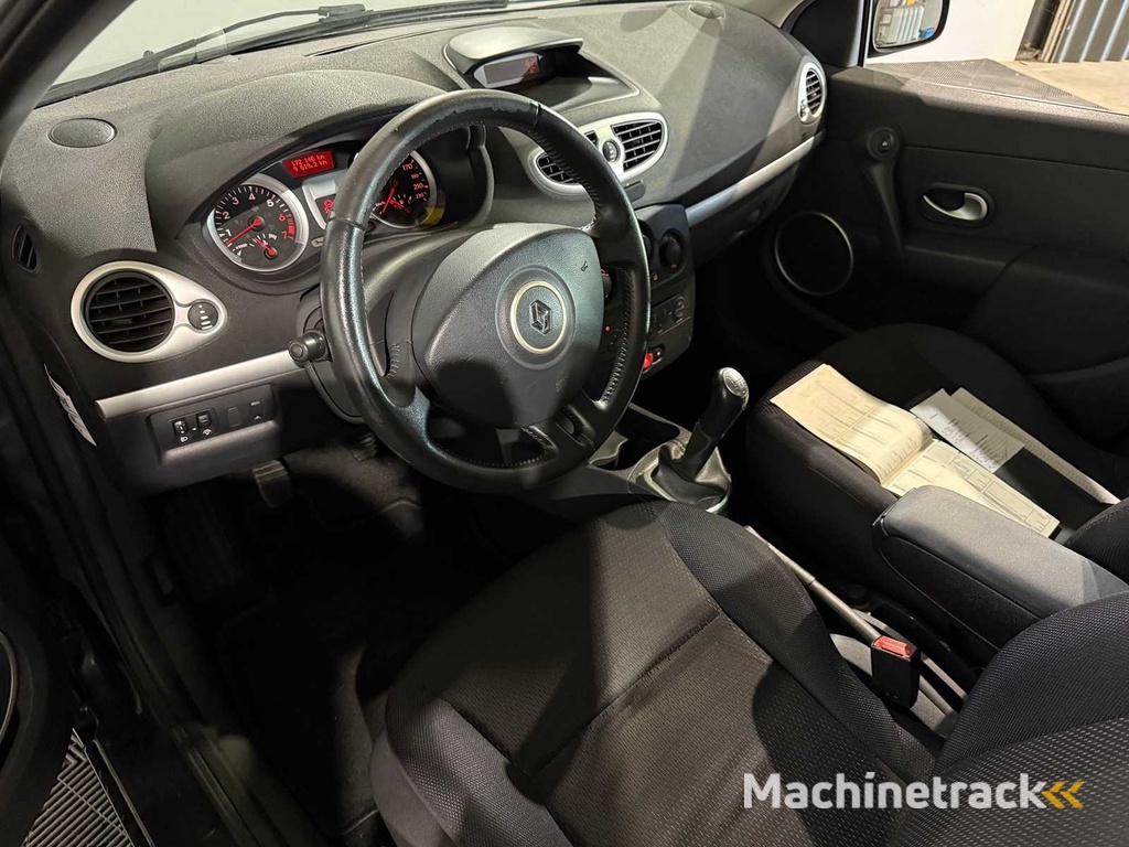 Renault Clio Estate 1.2-16V Special Line, XL-223-S