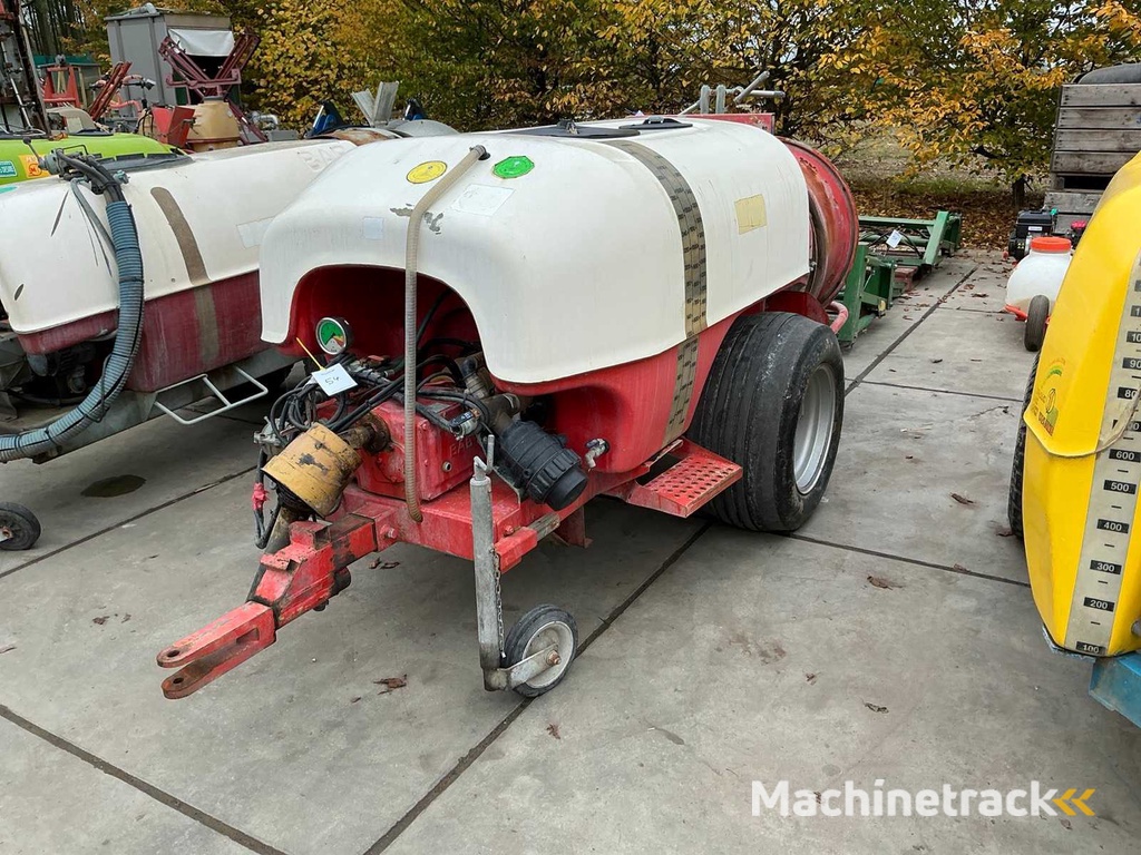 B.A.B. Anhängespritze