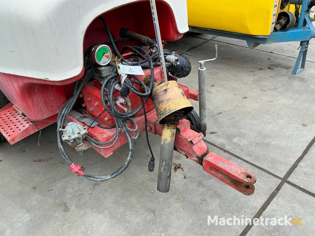 B.A.B. Anhängespritze