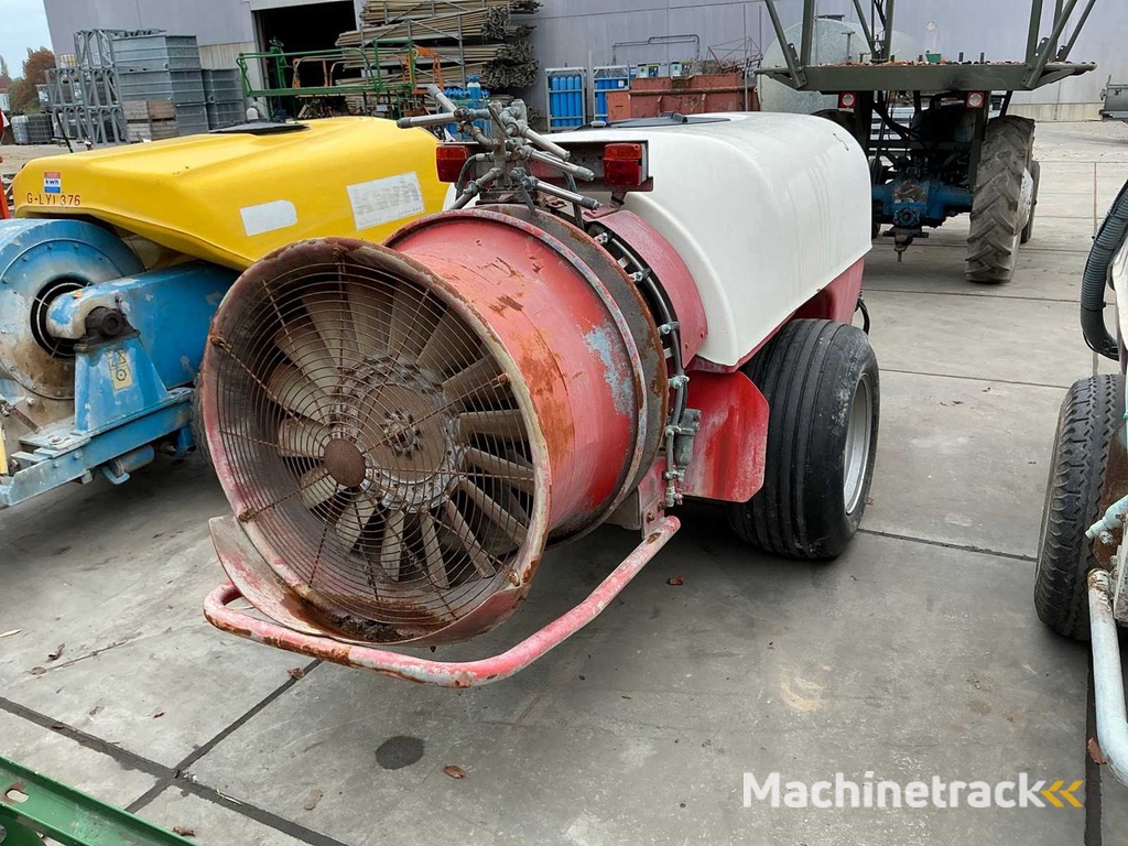 B.A.B. Anhängespritze