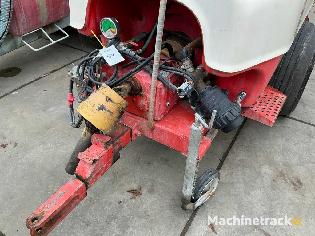 B.A.B. Anhängespritze