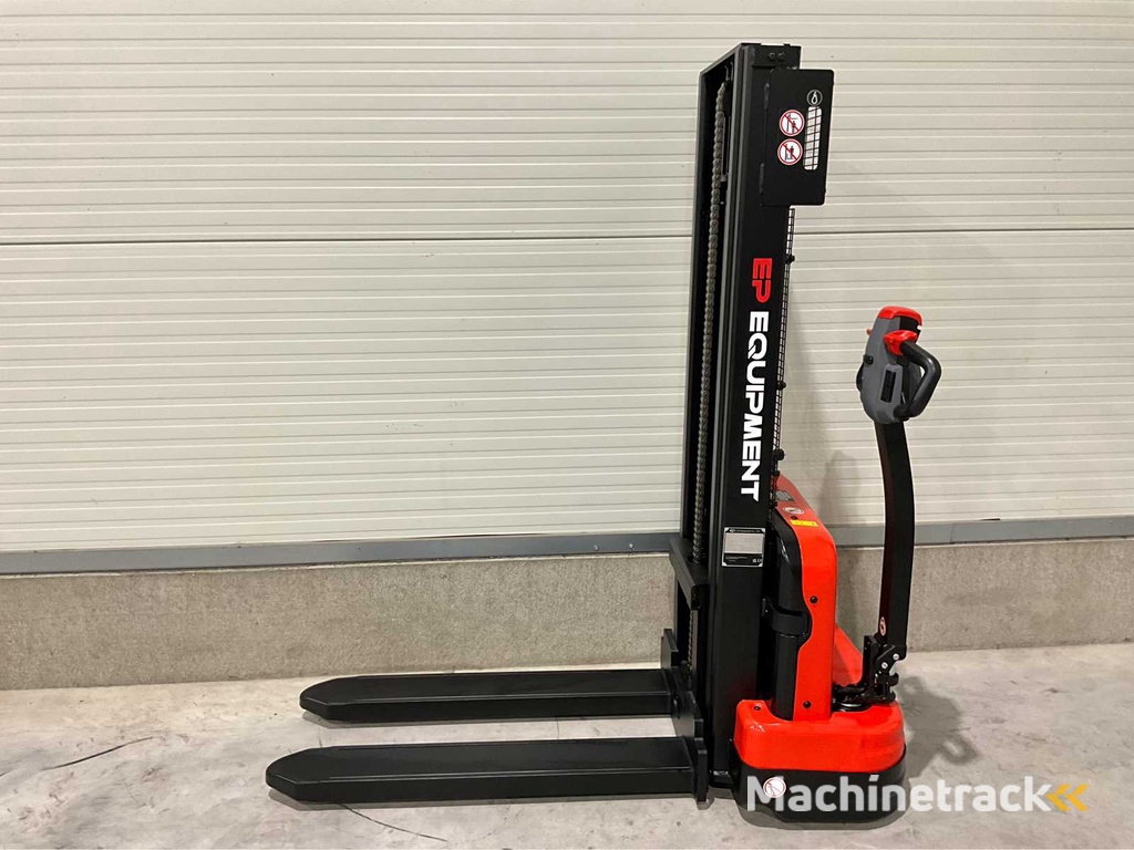 2025 EP EST 124 2.7 meter Stacker