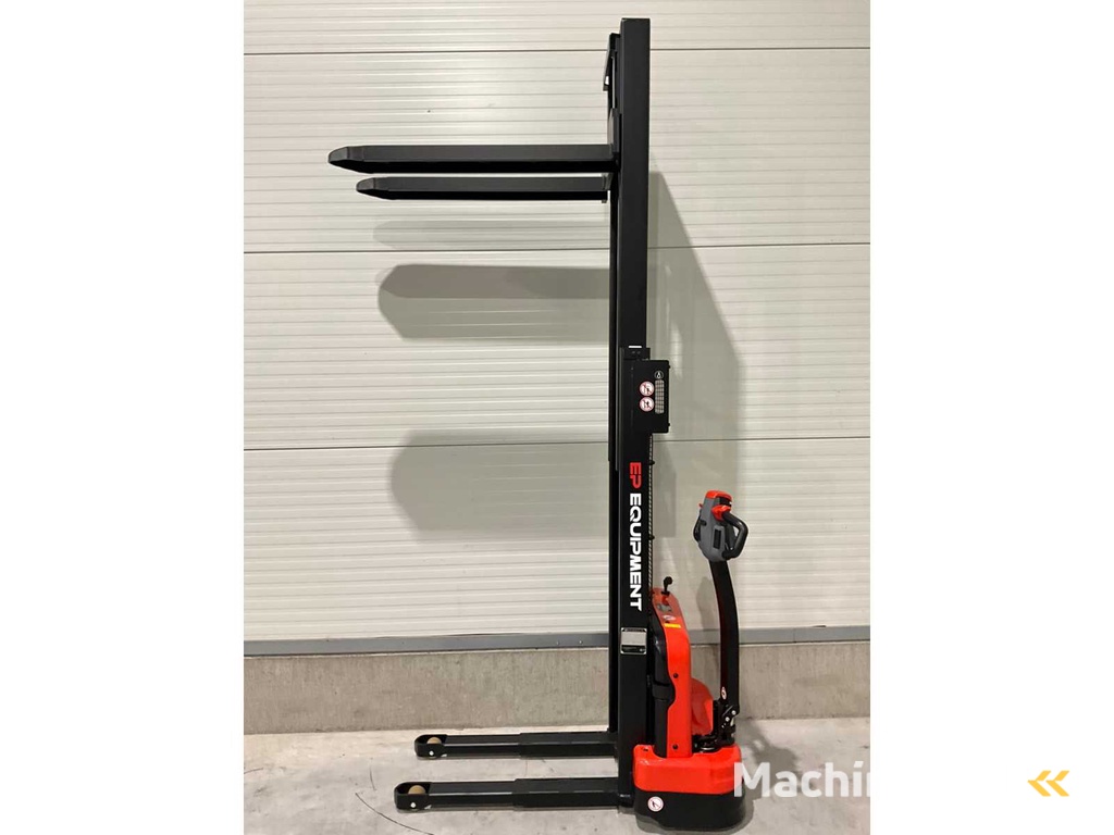 2025 EP EST 124 2.7 meter Stacker