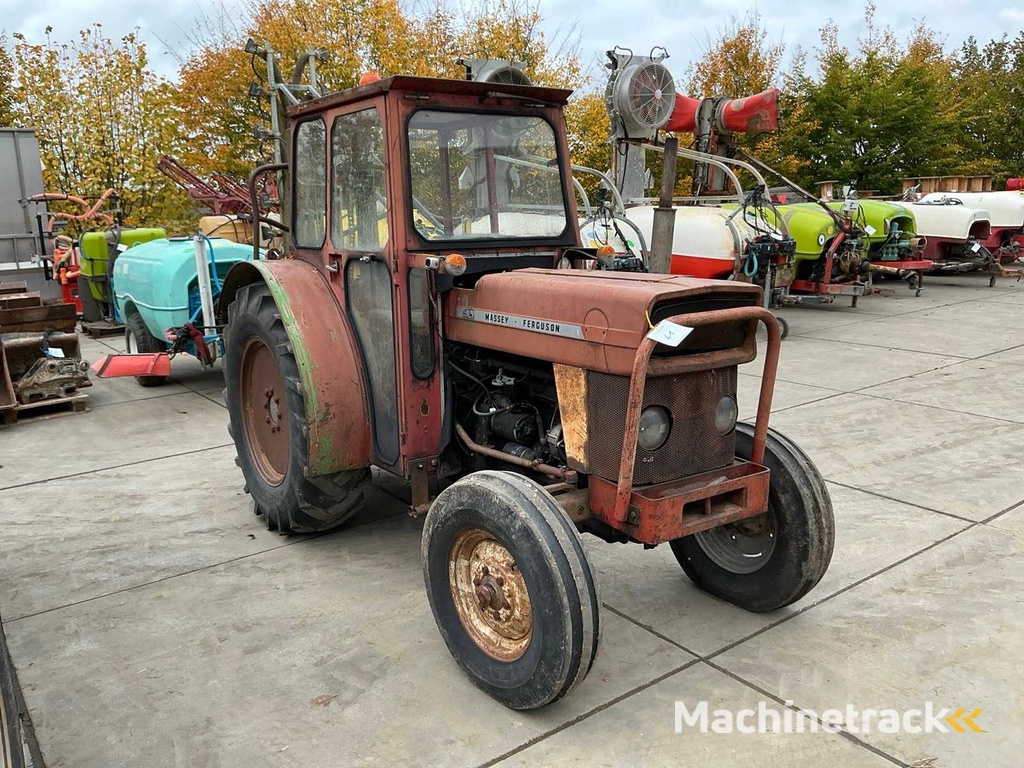 Massey Ferguson 158-8E Oldtimer tractor