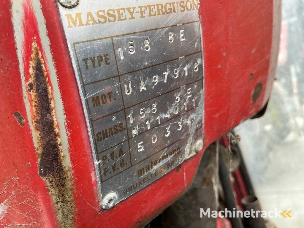 Massey Ferguson 158-8E Oldtimer tractor