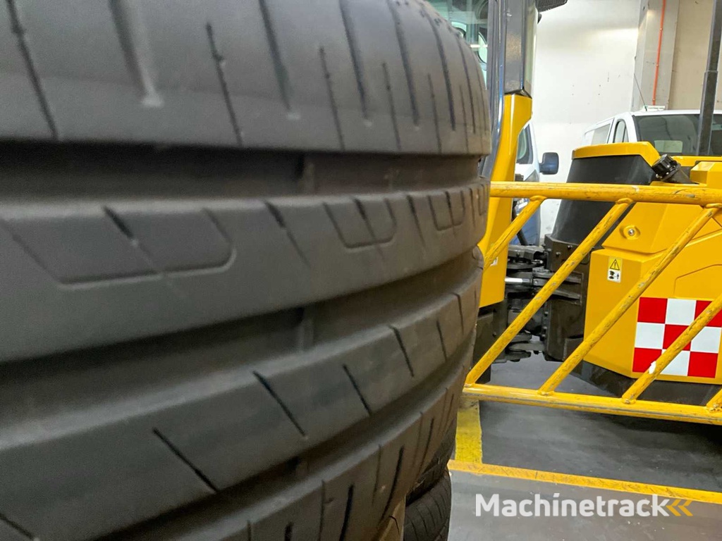 Goodyear Efficient Grip 195/55R16 Car Tyre Year 2025 (24x)