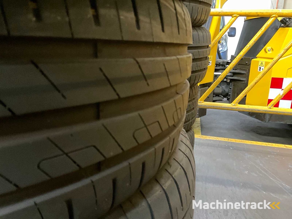 Goodyear Efficient Grip 195/55R16 Car Tyre Year 2025 (24x)