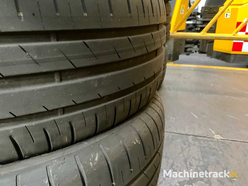Goodyear Efficient Grip 195/55R16 Car Tyre Year 2025 (24x)