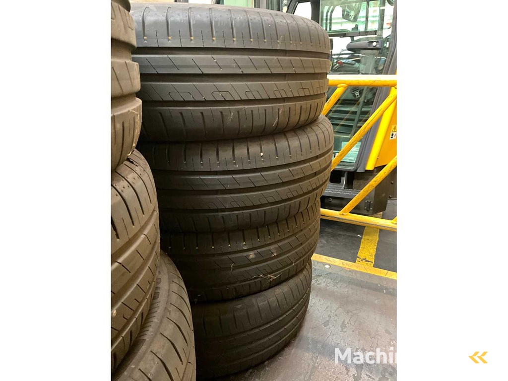 Goodyear Efficient Grip 195/55R16 Car Tyre Year 2025 (24x)
