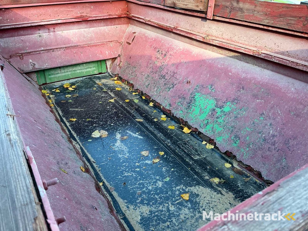 Gezogener Düngerstreuer