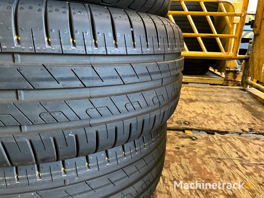 Goodyear Efficient Grip 195/55R16 Car Tyre Year 2025 (24x)