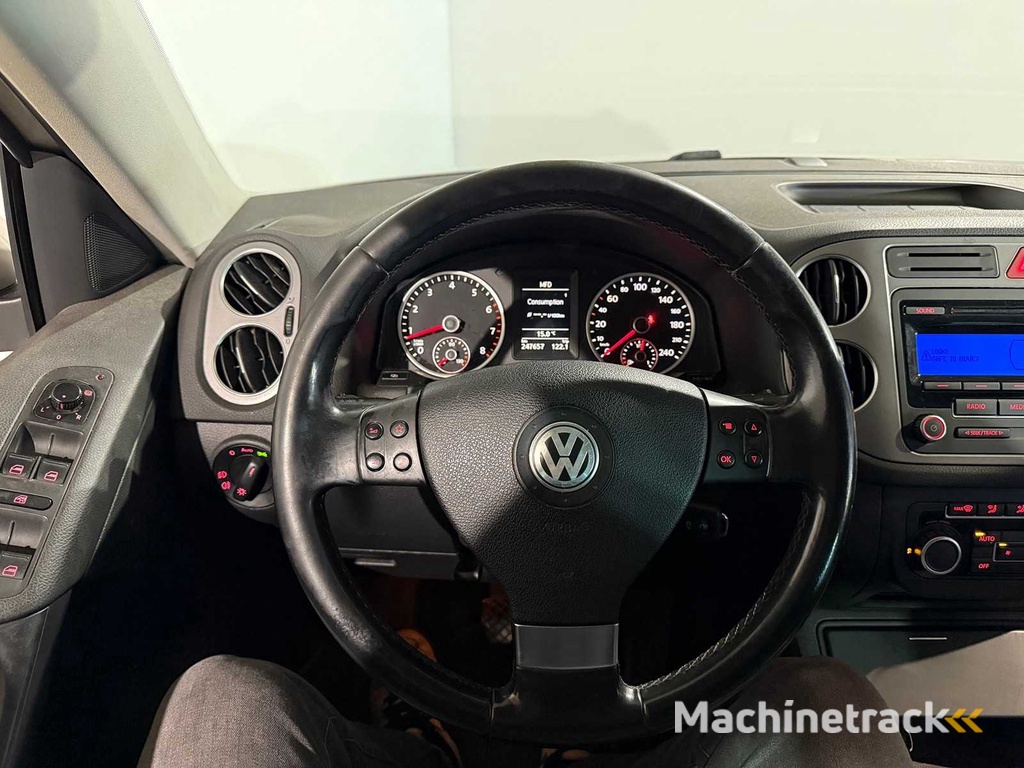 Volkswagen Tiguan 1.4 TSI Sport&amp;Style, 41-KRT-5
