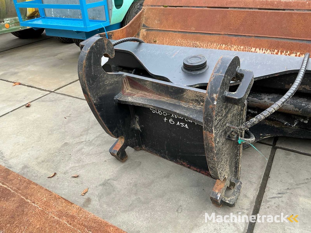 Excavator bucket