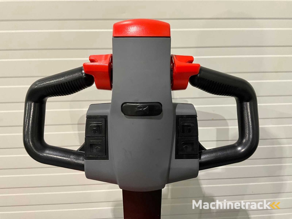 EP - 2025 - EPL 154 - Electric pallet truck