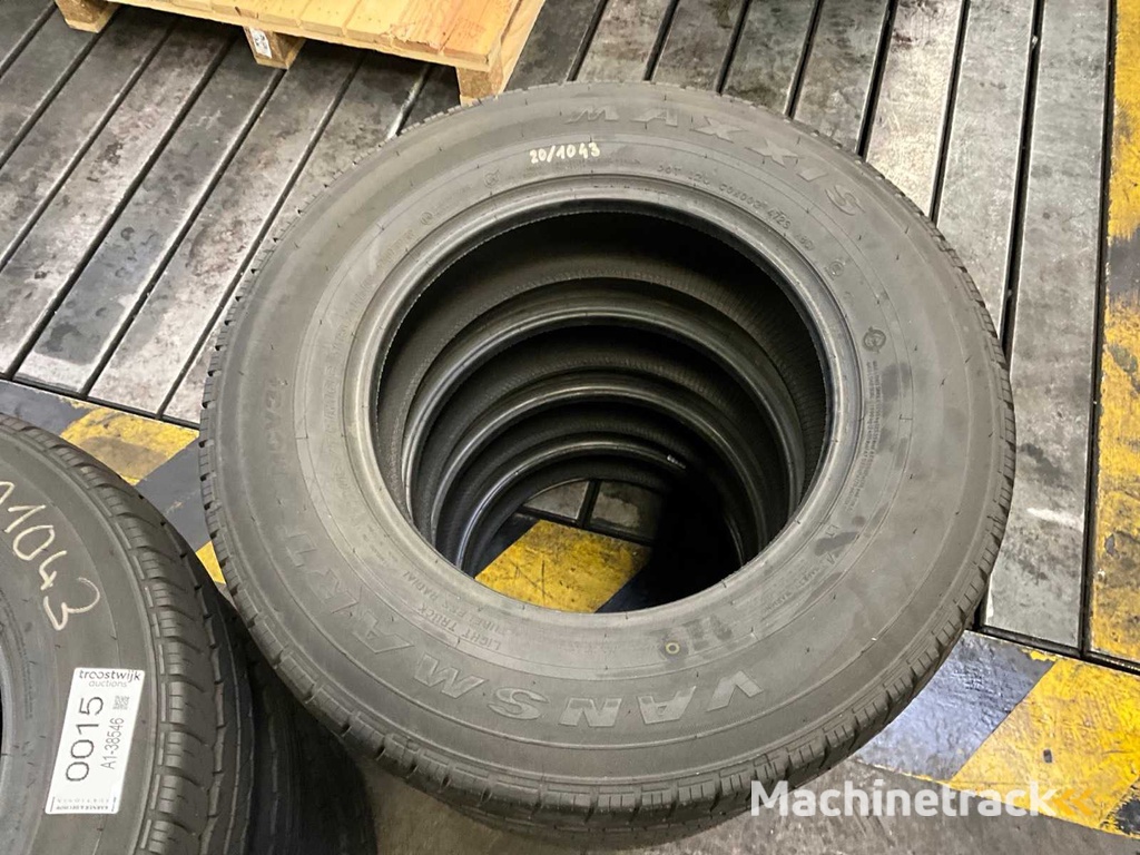 Gitivan Smart 205/75R16C Car Tyres (8x)