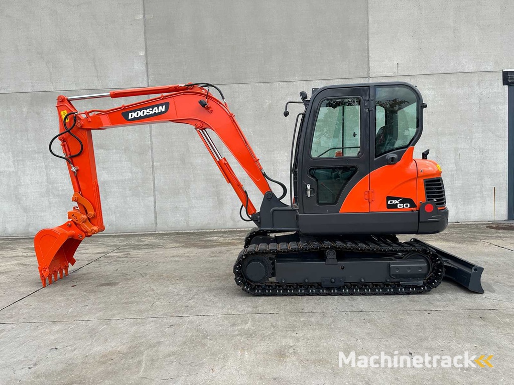 DOOSAN - DX60 - Midigraafmachine