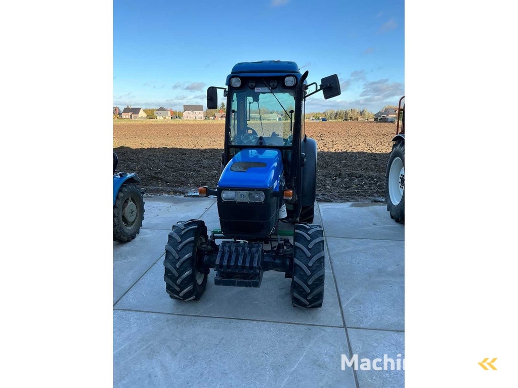 New Holland TN75N Tractor