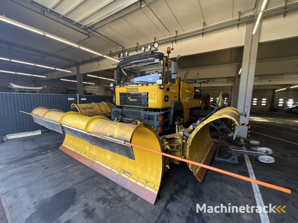 MAN - Flugfeld Kehrblasgerät Jetbroom - 2005