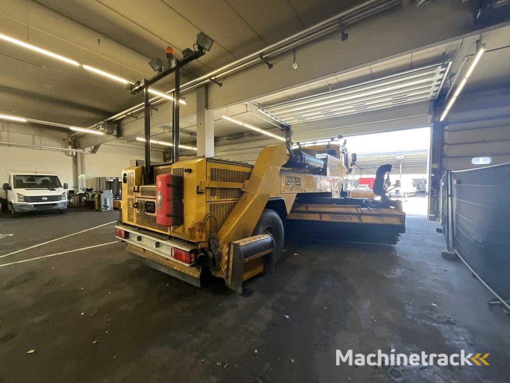 MAN - Flugfeld Kehrblasgerät Jetbroom - 2005