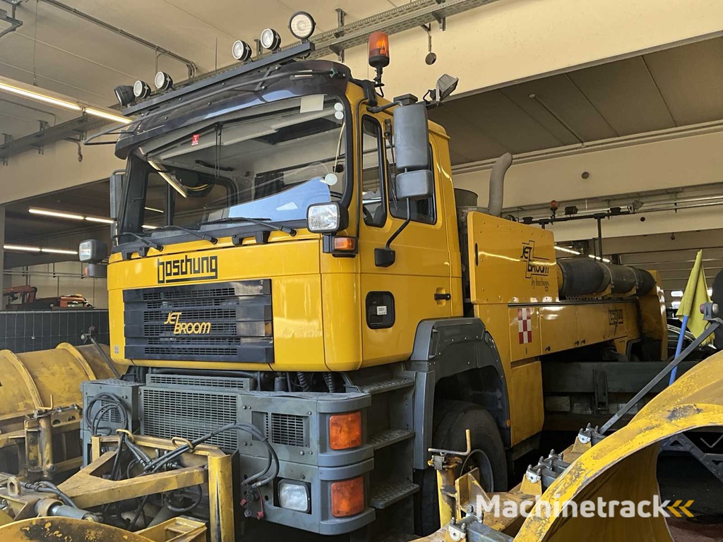 MAN - Flugfeld Kehrblasgerät Jetbroom - 2005