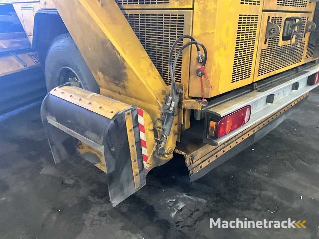 MAN - Flugfeld Kehrblasgerät Jetbroom - 2005