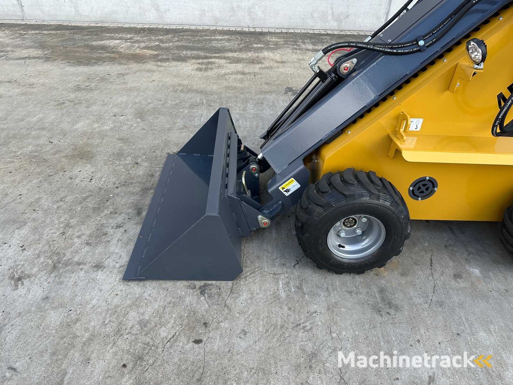 MACHPRO - 2025 - MP-S800 - Kompaktlader