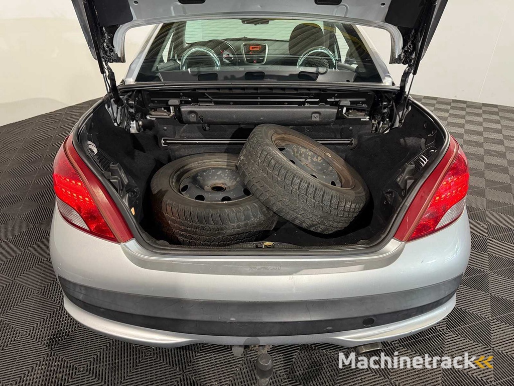 Peugeot 207 CC 1.6 VTi Schwarz &amp; Blanc, 5-XFZ-12