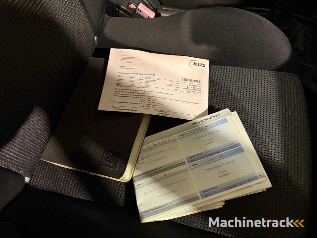 Peugeot 207 CC 1.6 VTi Schwarz &amp; Blanc, 5-XFZ-12