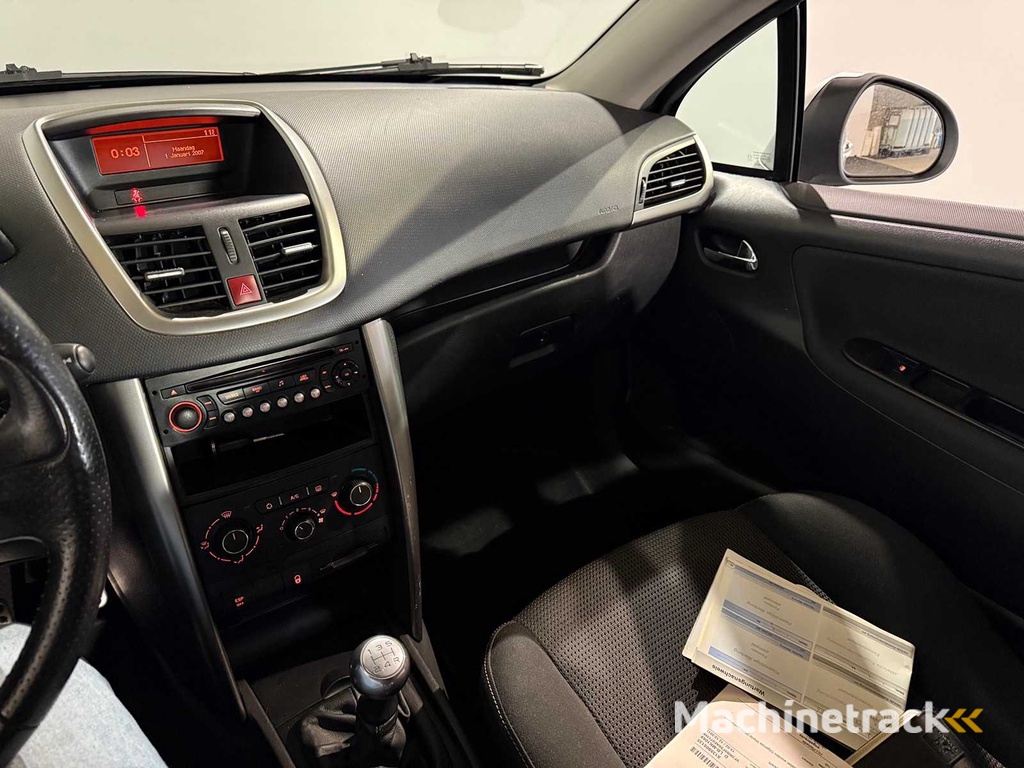 Peugeot 207 CC 1.6 VTi Schwarz &amp; Blanc, 5-XFZ-12