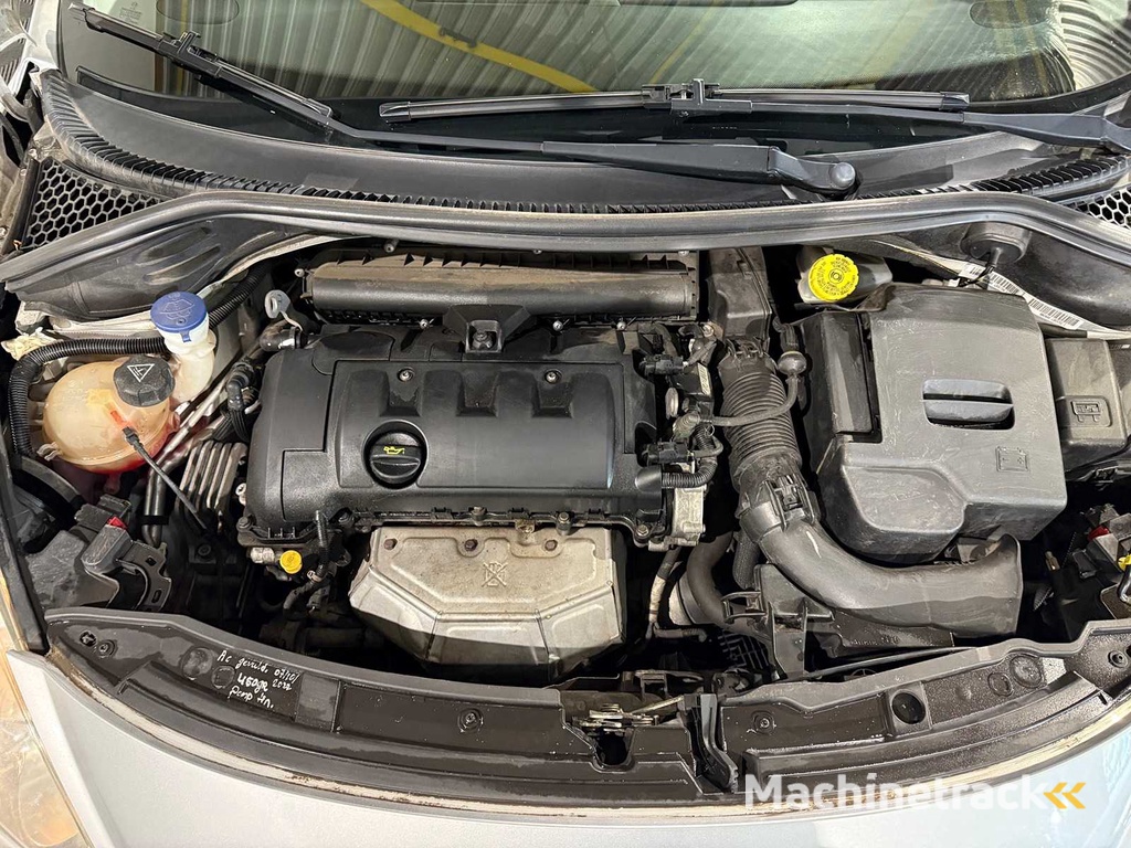 Peugeot 207 CC 1.6 VTi Schwarz &amp; Blanc, 5-XFZ-12