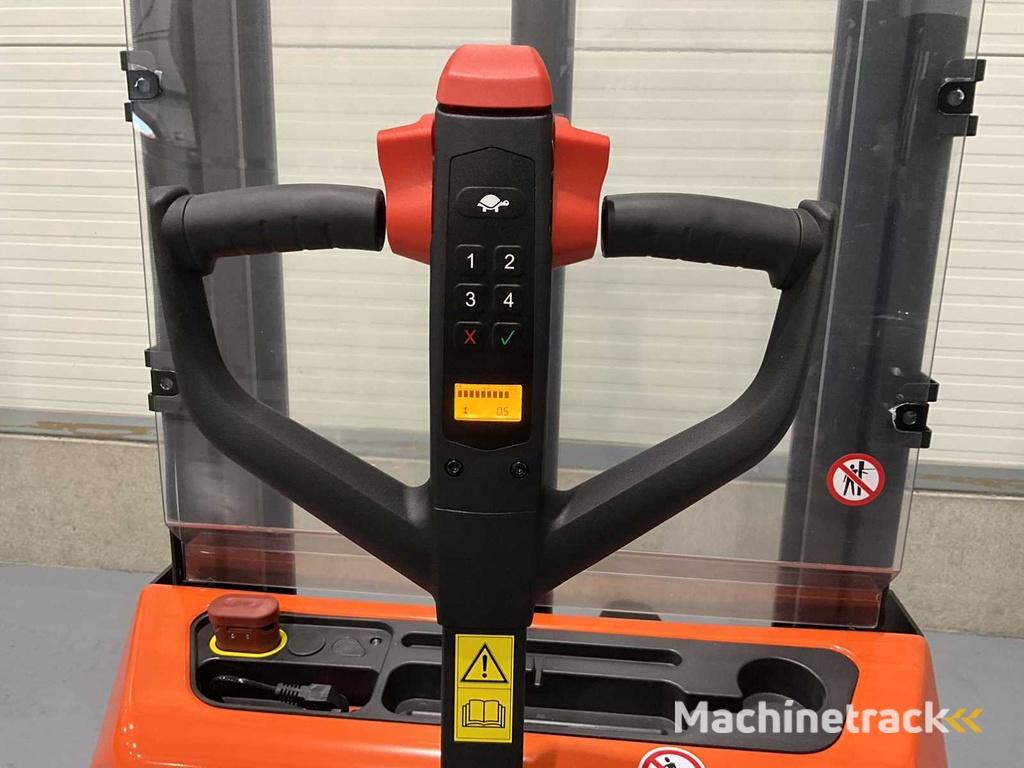 2025 Noblelift 2.9 meter Stacker