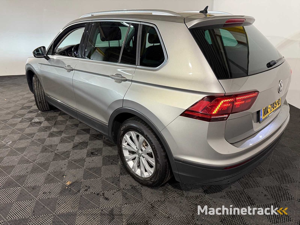 Volkswagen Tiguan 1.4 TSI Con. Serie, NK-245-D