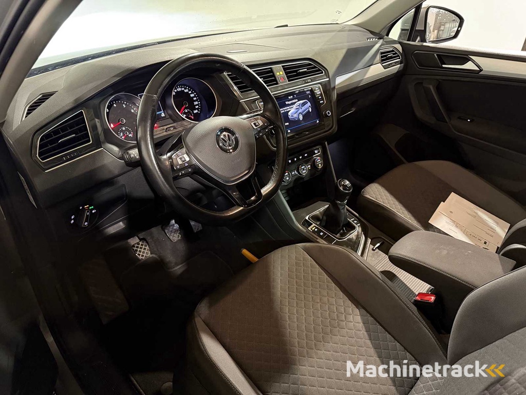 Volkswagen Tiguan 1.4 TSI Con. Serie, NK-245-D