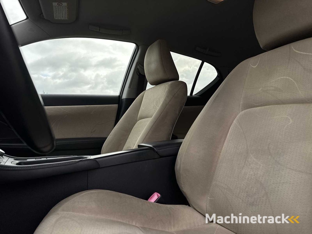 Lexus CT 200h Business Line 2011 | 39-ZDJ-9