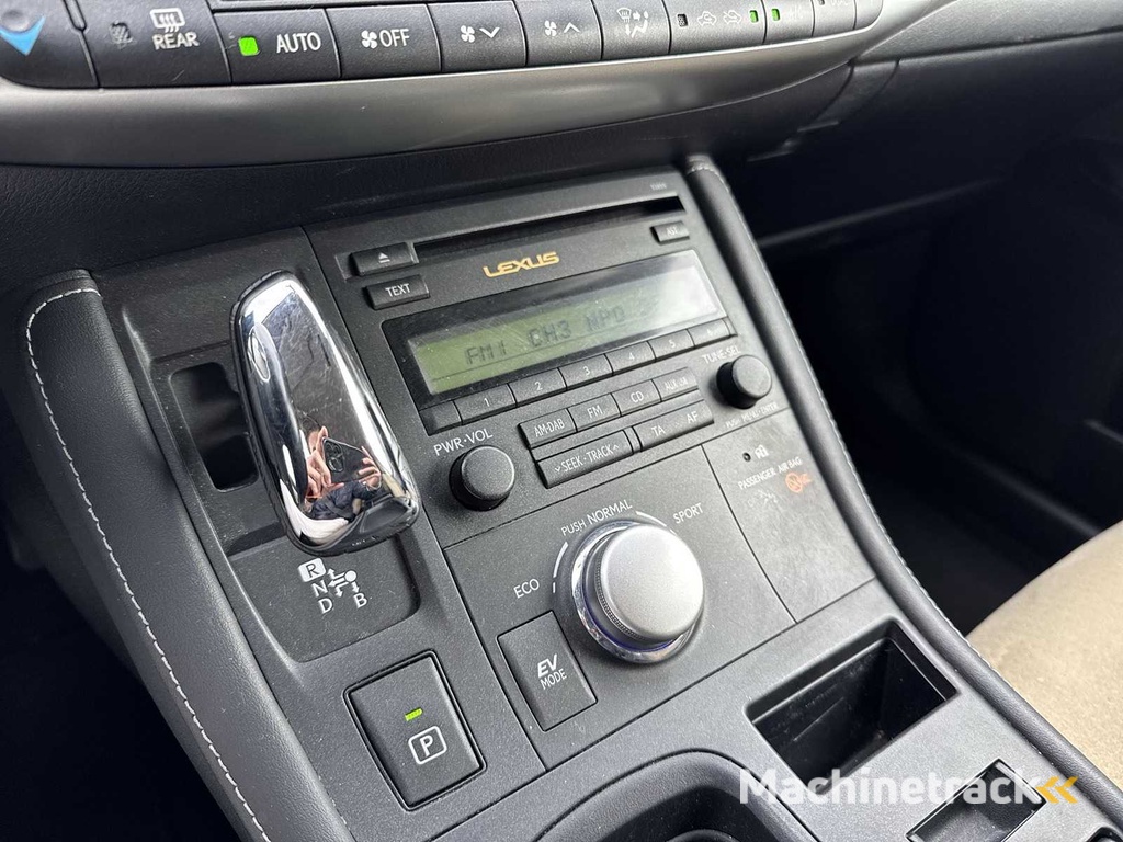 Lexus CT 200h Business Line 2011 | 39-ZDJ-9