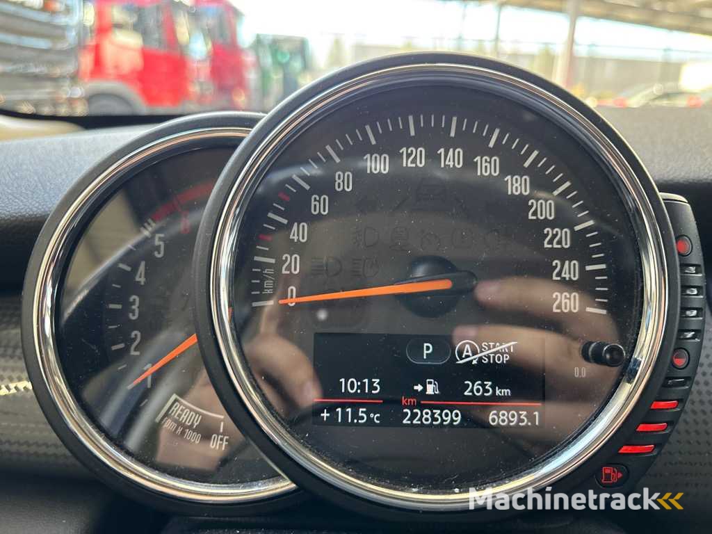 Mini - 2017 - Mini - Automatic - 1.5 Coop. D Pepp.Bns - Passenger car