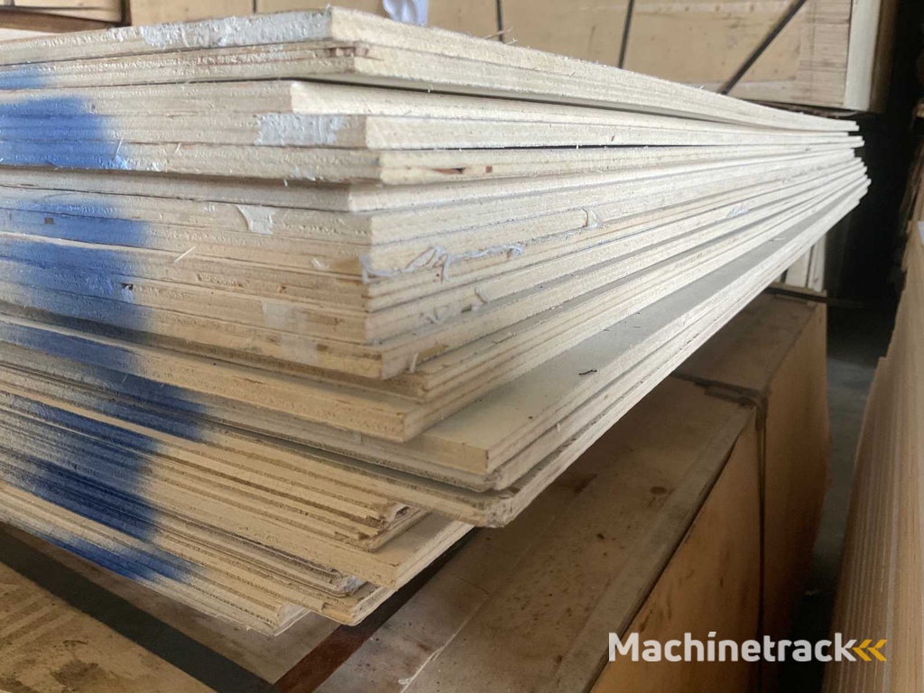 Poplar - plywood board primed 250x122x1.8 cm (15x)