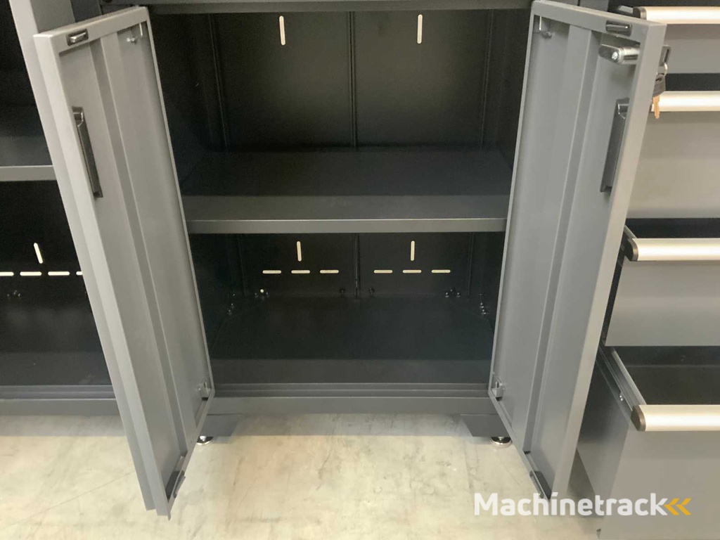 Stahlgruppe GC-01 Workbench with cabinets and storage space
