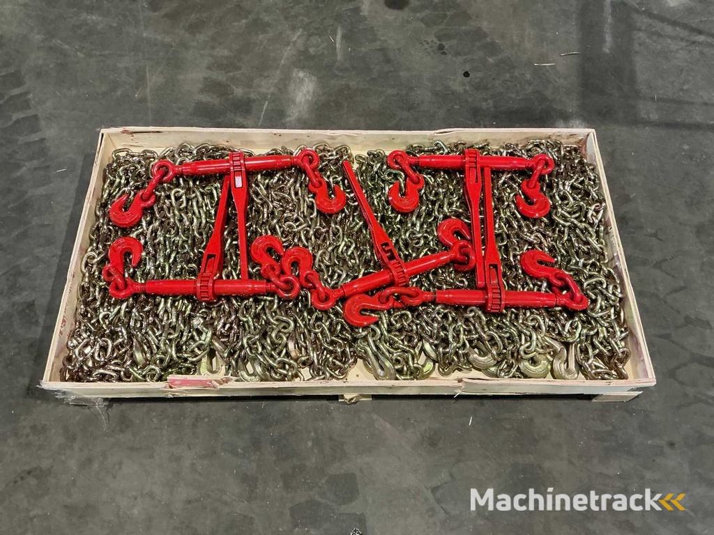 Pallet with 5x ratchet tensioner and 10x transport chain (4.17 tons)